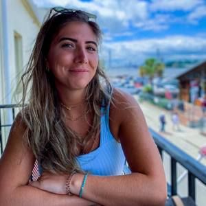 Meet your Posher, Alexis